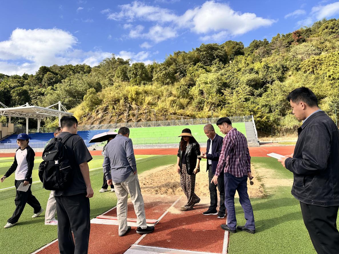 4ec6678425ec3c3c9dab2ff4ce92343e