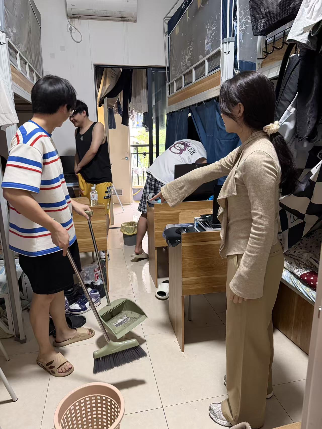 2b401bcf3f31e48424f9108e096efc31