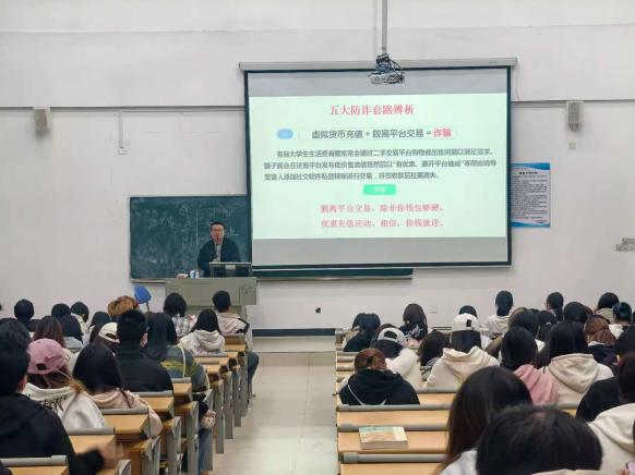 ee24cf5f0843d4ac3b5a37cc7b72ce62