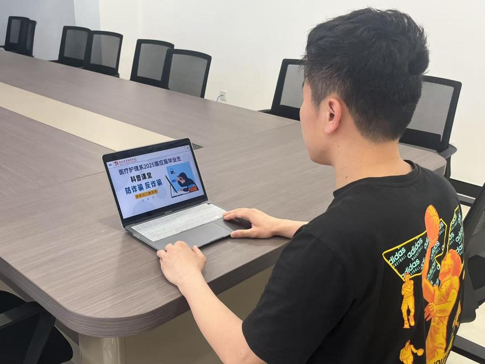 9f3ea435b699277476c99d1a1b82c22